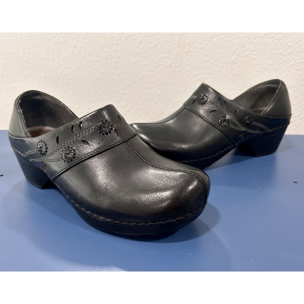 999 Black Leather Clogs Embroidered Floral Cutout Design 7 US 37 EU